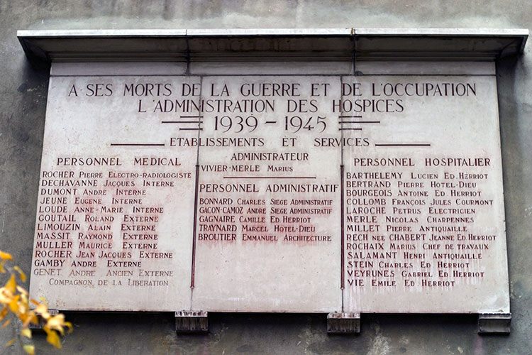 Camille Gagnaire, des hospices de Lyon, décédé durant la guerre 1939 - 1945 - Plaque mémorative des morts de la guerre des Hospices de Lyon - © Norbert Pousseur
