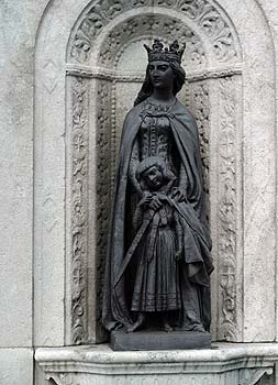 Statue de Marguerite d'Anjoue &agrave; Angers  - &copy; Norbert Pousseur