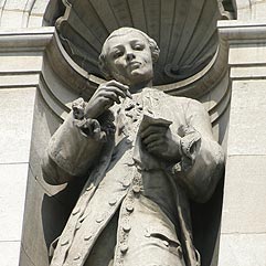 Statue de Pierre Cablet de Chamblain de Marivaux, littérateur - © Norbert Pousseur