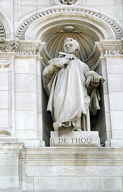 Statue de Jacques Auguste de Thou, magistrat et historien - © Norbert Pousseur