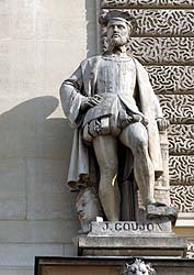 Jean Goujon - sculpteur de la renaissance, autour de 1550 - Sculpture de la cour Napol&eacute;on du Louvre - &copy; Norbert Pousseur