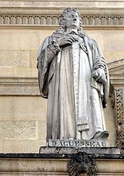 Henri Fran&ccedil;ois d'Aguesseau - Homme politique - 1668 / 1751 - Sculpture de la cour Napol&eacute;on du Louvre - &copy; Norbert Pousseur