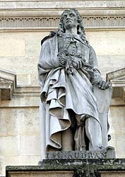 G&eacute;rard II Audran - Graveur - 1640 / 1703 - Sculpture de la cour Napol&eacute;on du Louvre - &copy; Norbert Pousseur