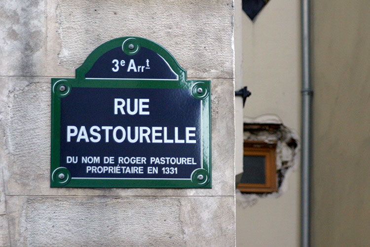 Roger Pastourelle, propriétaire à Paris, vers 1331 - © Norbert Pousseur
