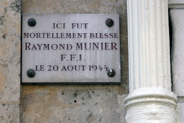 Raymond Munier, FFI mort pour la France le 20 août 1944, plaque commémorative parisienne - © Norbert Pousseur