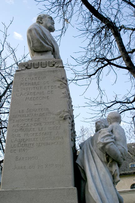 Théophile Roussel de profil - photographie de statue,  © Norbert Pousseur