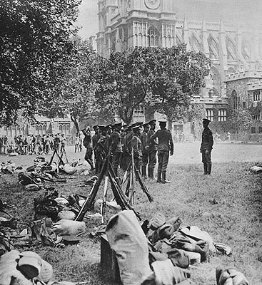 MOBILISATION DES TROUPES ANGLAISES A LONDRES - war in London