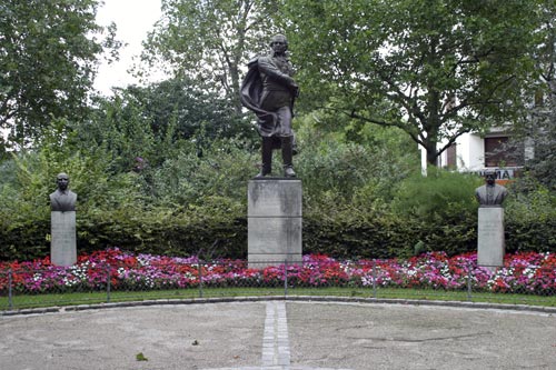 Entrée du square de l'Amérique latine - © Norbert Pousseur