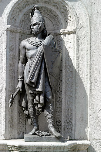 Statue de Robert le Fort à Angers  - © Norbert Pousseur
