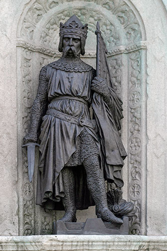 Statue de Foulques  V roi de Jérusalem - Angers - © Norbert Pousseur