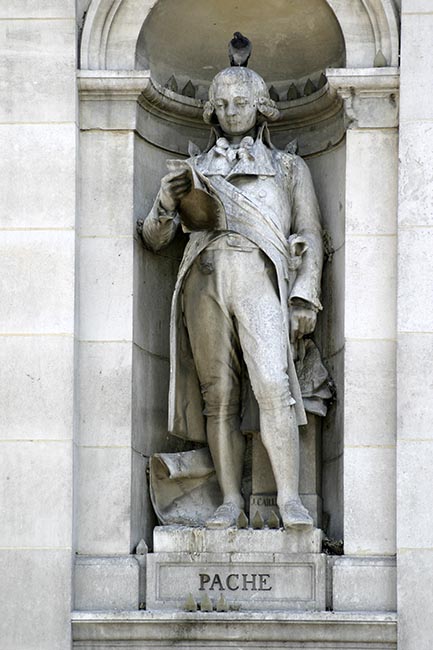 Statue de Jean Nicolas Pache, homme d'état et maire de Paris - © Norbert Pousseur Statue de Jean Nicolas Pache, homme d'état et maire de Paris - © Norbert Pousseur