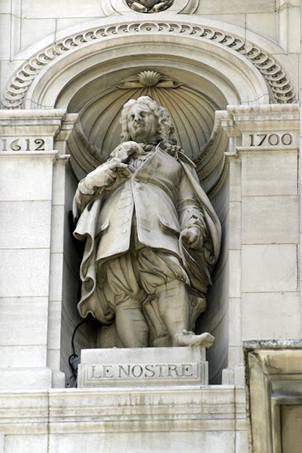 Statue d'André Lenôtre, paysagiste - © Norbert Pousseur Statue d'André Lenôtre, paysagiste - © Norbert Pousseur
