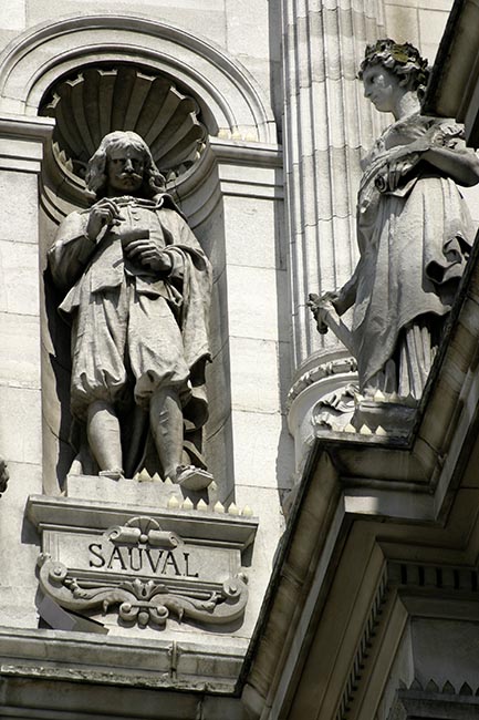 Statue d'Henri Sauval, historiographe - © Norbert Pousseur Statue d'Henri Sauval, historiographe - © Norbert Pousseur