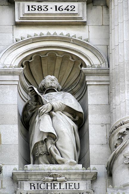 Statue d'Armand-Jean du Plessis duc de Richelieu, cardinal et ministre de Louis XIII - &copy; Norbert Pousseur