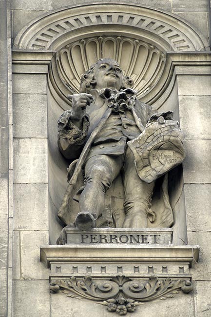 Statue de Jean Rodolphe Perronet, ingénieur - © Norbert Pousseur Statue de Jean Rodolphe Perronet, ingénieur - © Norbert Pousseur