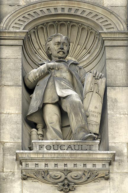 SStatue de Jean Bernard Léon Foucault, physicien - © Norbert Pousseur Statue de Jean Bernard Léon Foucault, physicien - © Norbert Pousseur