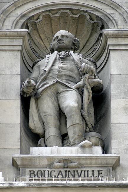 Statue de Louis Antoine comte de Bougainville, navigateur - © Norbert Pousseur Statue de Louis Antoine comte de Bougainville, navigateur - © Norbert Pousseur