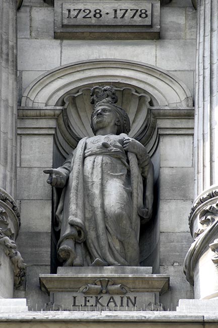Statue d'Henri Louis Cain, dit Lekain, tragédien - © Norbert Pousseur Statue d'Henri Louis Cain, dit Lekain, tragédien - © Norbert Pousseur