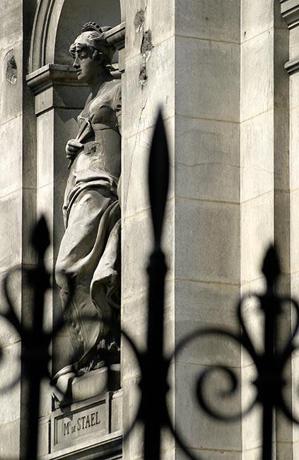 Statue d'Anne Necker, baronne de Staël - Holstein, écrivaine - © Norbert Pousseur Statue d'Anne Necker, baronne de Staël - Holstein, écrivaine - © Norbert Pousseur