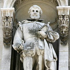 Statue de Pierre Taisan de l'Estoile, chroniqueur - © Norbert Pousseur