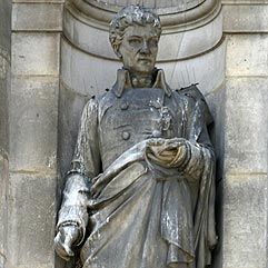 Statue de Victor Jacquemont, voyageur et naturaliste - © Norbert Pousseur