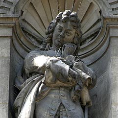 Statue de Louis de Rouvroy, duc de Saint-Simon, écrivain - © Norbert Pousseur