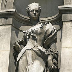 Statue de Marie Thérèse Rodet, dite Madame Geoffrin, femme d'esprit - © Norbert Pousseur