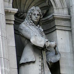 Statue de Charles Le Brun (ou Lebrun), peintre - © Norbert Pousseur