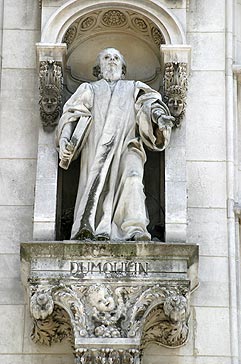 Statue de Charles Dumoulin, juriconsulte - © Norbert Pousseur