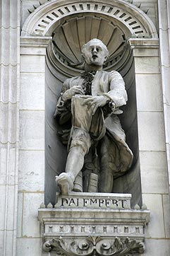 Statue de Jean le Rond d'Alembert, écrivain, philosophe
      et mathématicien - © Norbert Pousseur