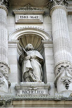 Statue d'Armand-Jean du Plessis duc de Richelieu, cardinal et ministre de Louis XIII - © Norbert Pousseur