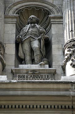 Statue de Louis Antoine comte de Bougainville, navigateur - © Norbert Pousseur