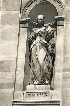 Statue de Marie Thérèse Rodet, dite Madame Geoffrin, femme d'esprit - © Norbert Pousseur