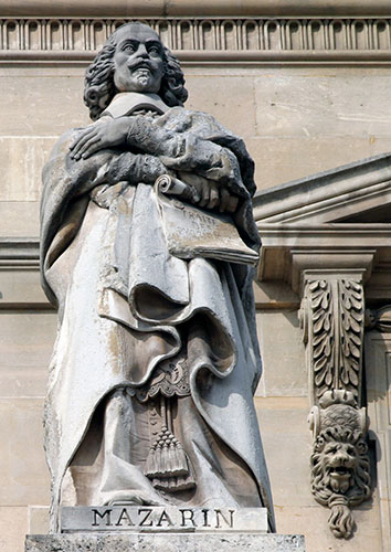 Jules Mazarin - Cardinal et homme politique - 1602 / 1661 - Sculpture de la cour Napoléon du Louvre - © Norbert Pousseur