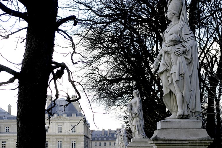 Jeanne III d'Albret, Reine de Navarre - Sculpture des reines du jardin du Luxembourg - © Norbert Pousseur Jeanne III d'Albret, Reine de Navarre - Sculpture des reines du jardin du Luxembourg - © Norbert Pousseur