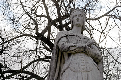 Anne de Beaujeu (ou Anne de France), régente de France - Sculpture des reines du jardin du Luxembourg - © Norbert Pousseur
