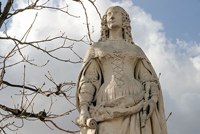 Anne d'Autriche, reine de France - Sculpture des reines du jardin du Luxembourg - © Norbert Pousseur