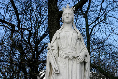 La reine Mathilde, ou Mahaut de Flandre, duchesse de Normandie, reine d'Angleterre - Sculpture des reines du jardin du Luxembourg - © Norbert Pousseur