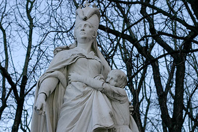 Marguerite d'Anjou, reine d'Angleterre - Sculpture des reines du jardin du Luxembourg - © Norbert Pousseur